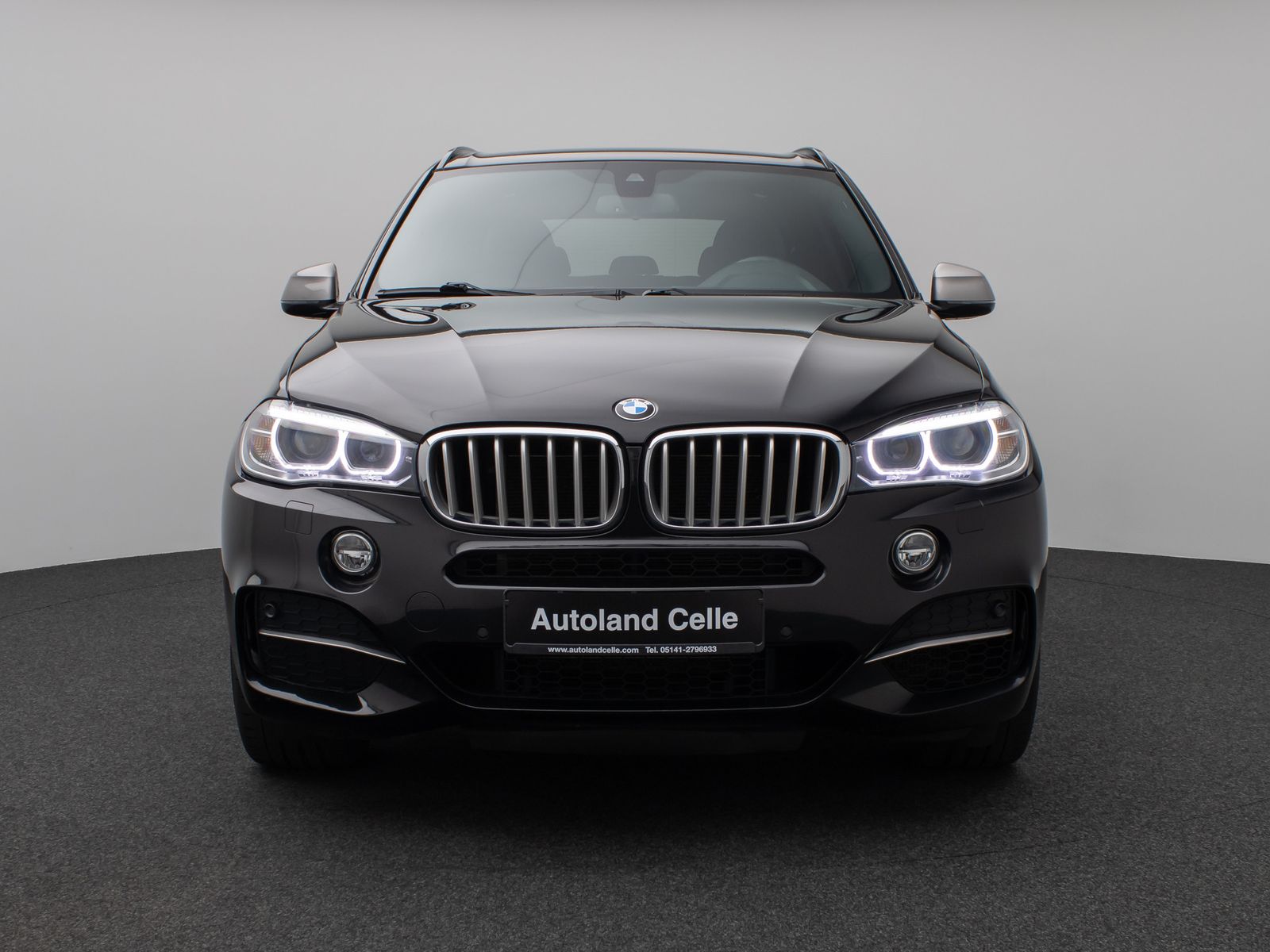 Fahrzeugabbildung BMW X5 M50d Kamera H/K NaviPro Xenon AHK Alarm