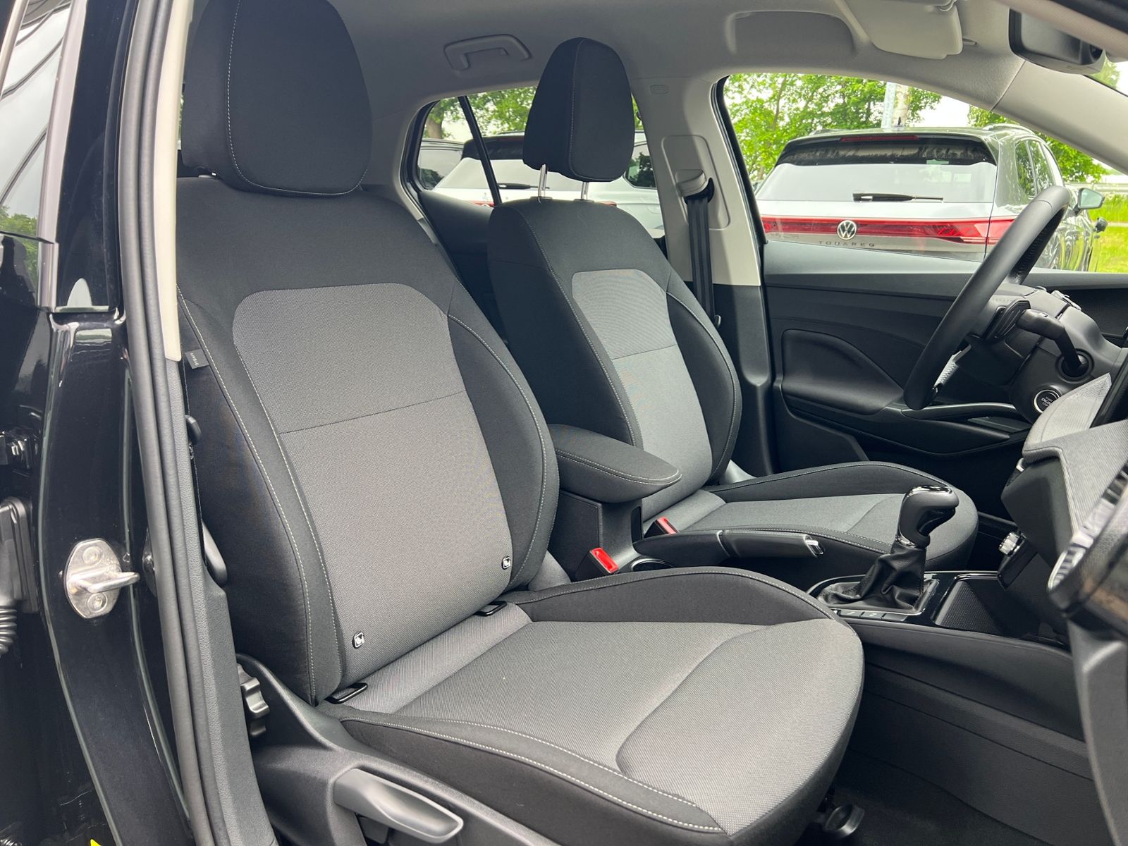 Fahrzeugabbildung SKODA Fabia Selection Tour 1.5 TSI DSG *Vorb. AHK, LED