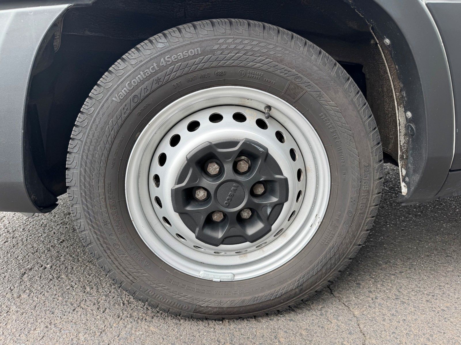 Fahrzeugabbildung Iveco Daily 35S16 *R3.520mm*Automatik*AHK*LED*
