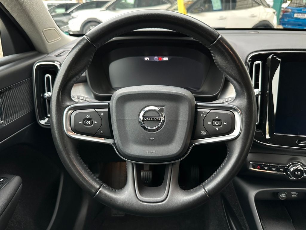Volvo XC40 T3 Momentum Pro *AHK*Kamera*Sitzh.*Navi*