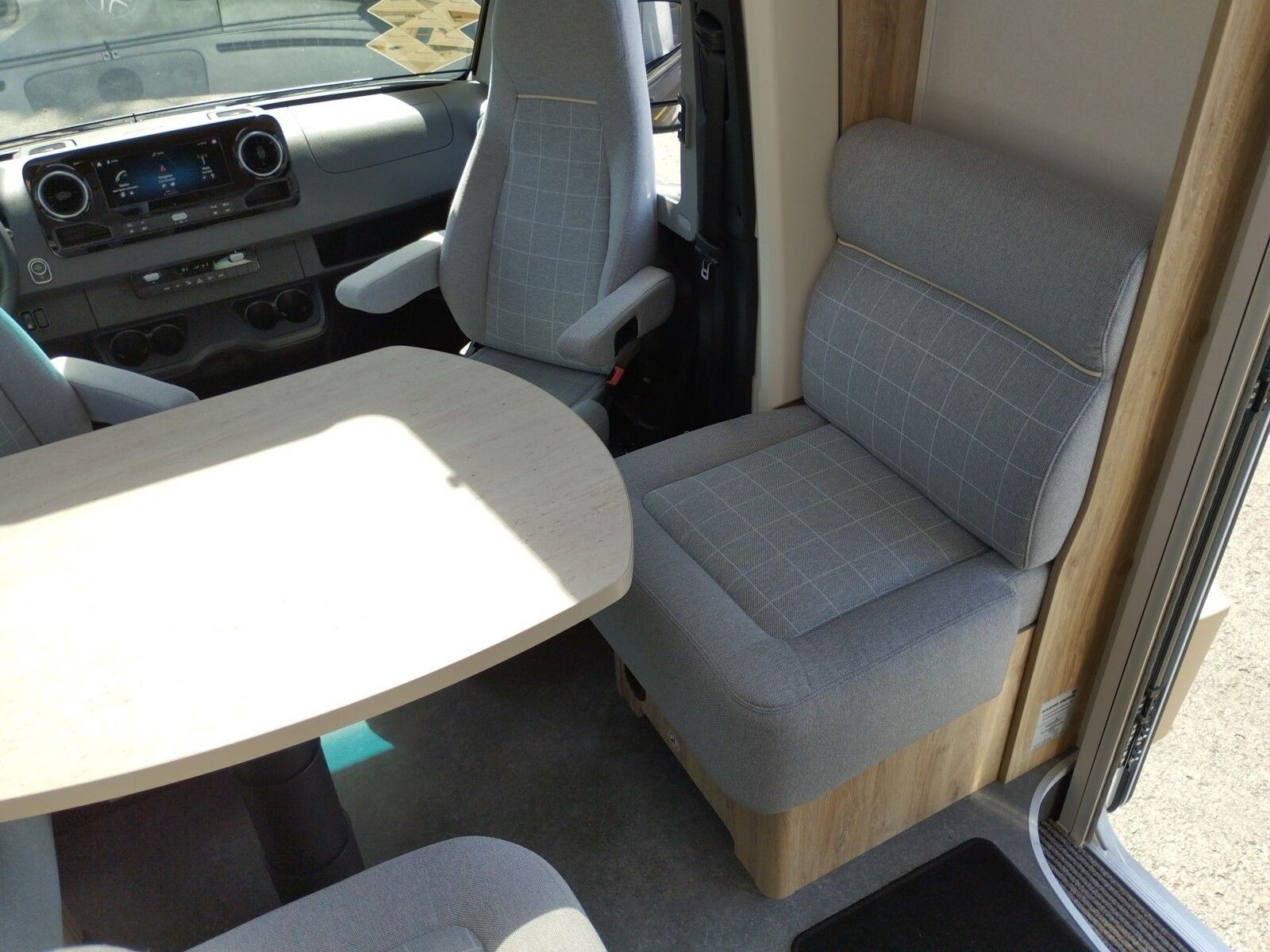 Fahrzeugabbildung Eura Mobil Profila T PT726EB Mondial-Paket, Zusatzbett
