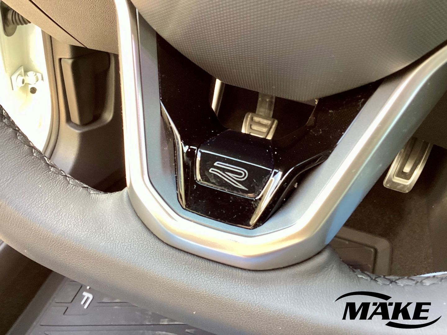 Golf R-Line 1.5 TSI AHK ACC LED RFK PDC ALU APP