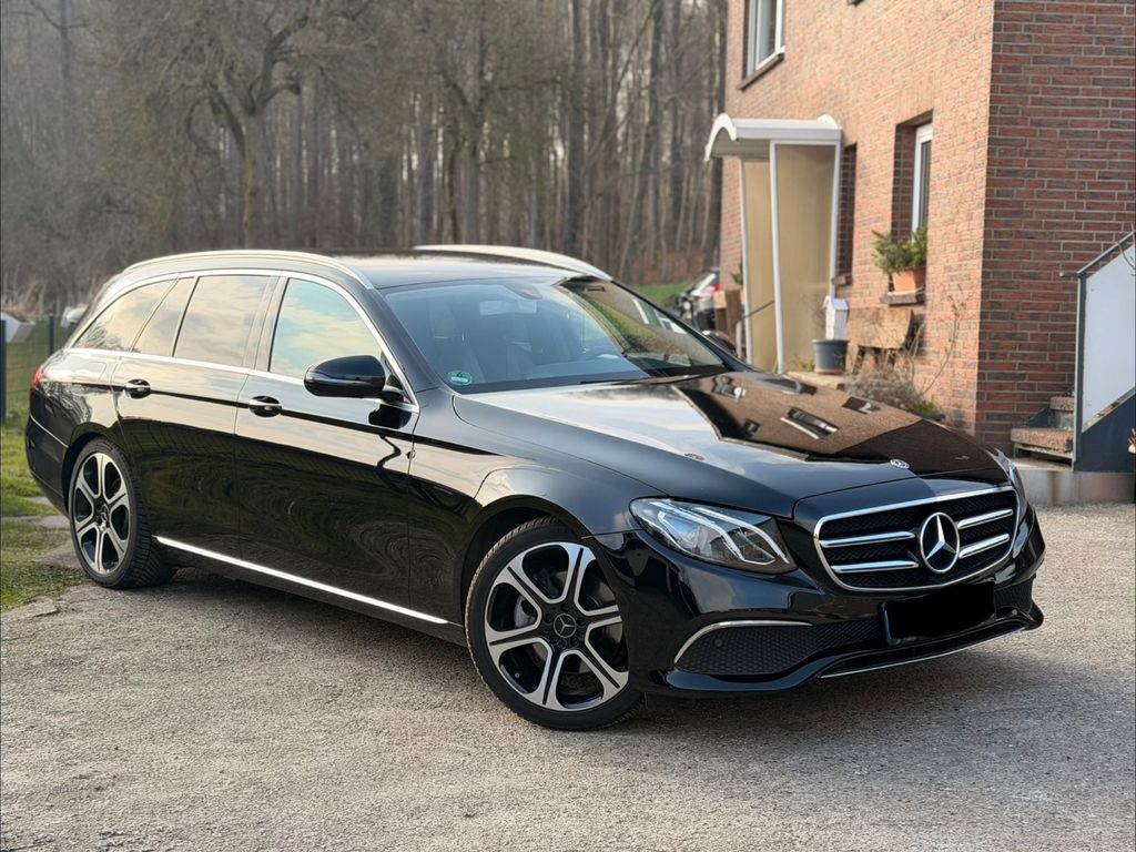 Image of Mercedes-Benz E 300
