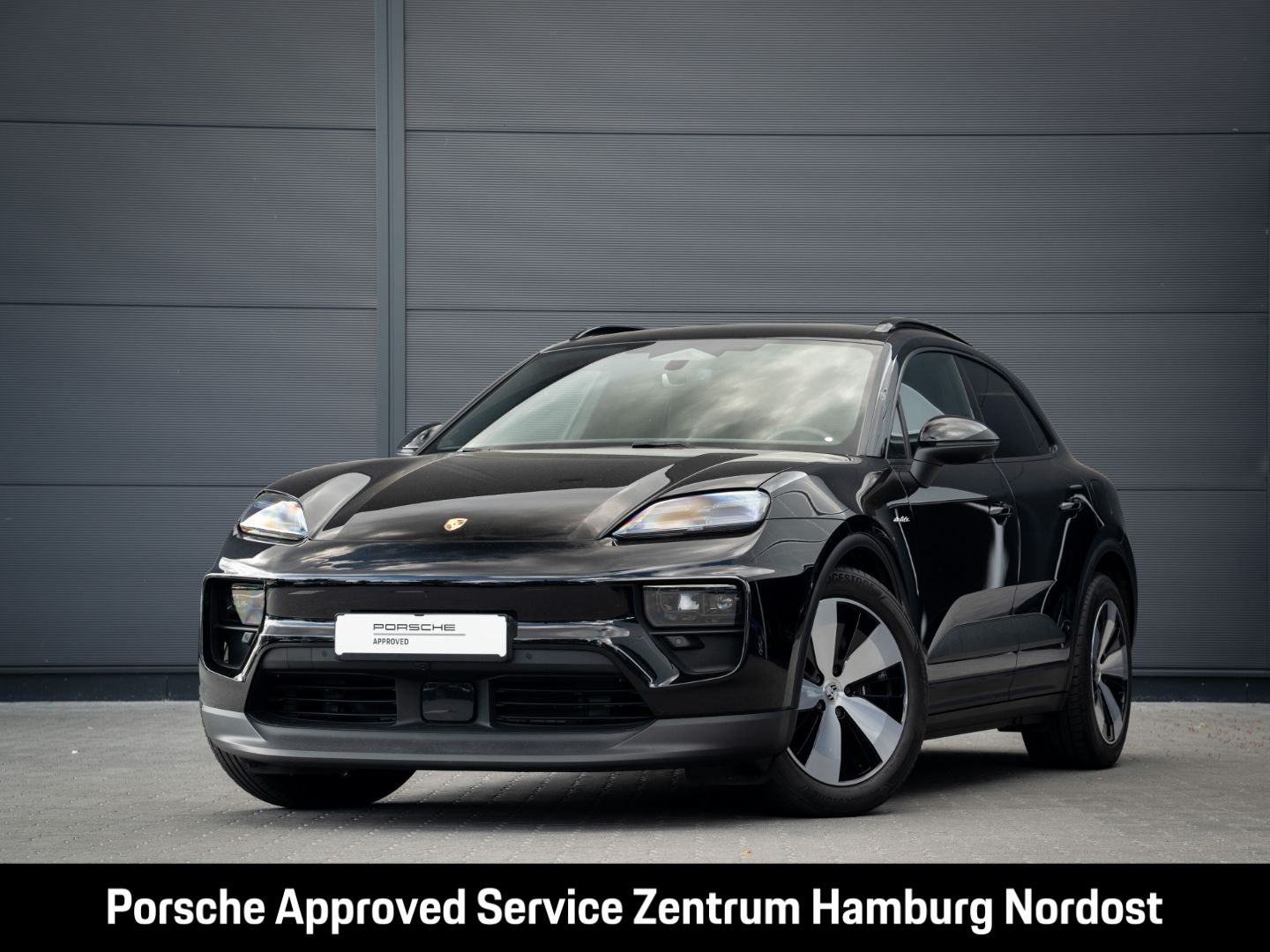 Porsche Macan 4 Pano. PASM Surround View Electric Sport