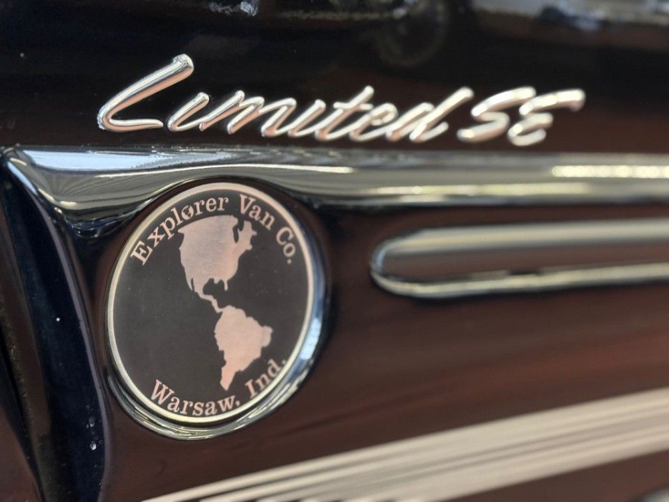 Fahrzeugabbildung Chevrolet Express Chevy Van Explorer Ltd. 70 Tkm 22"