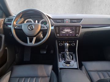 Skoda Superb Combi 2.0 TDI L&K AHK+KeyLess+LED+Navi