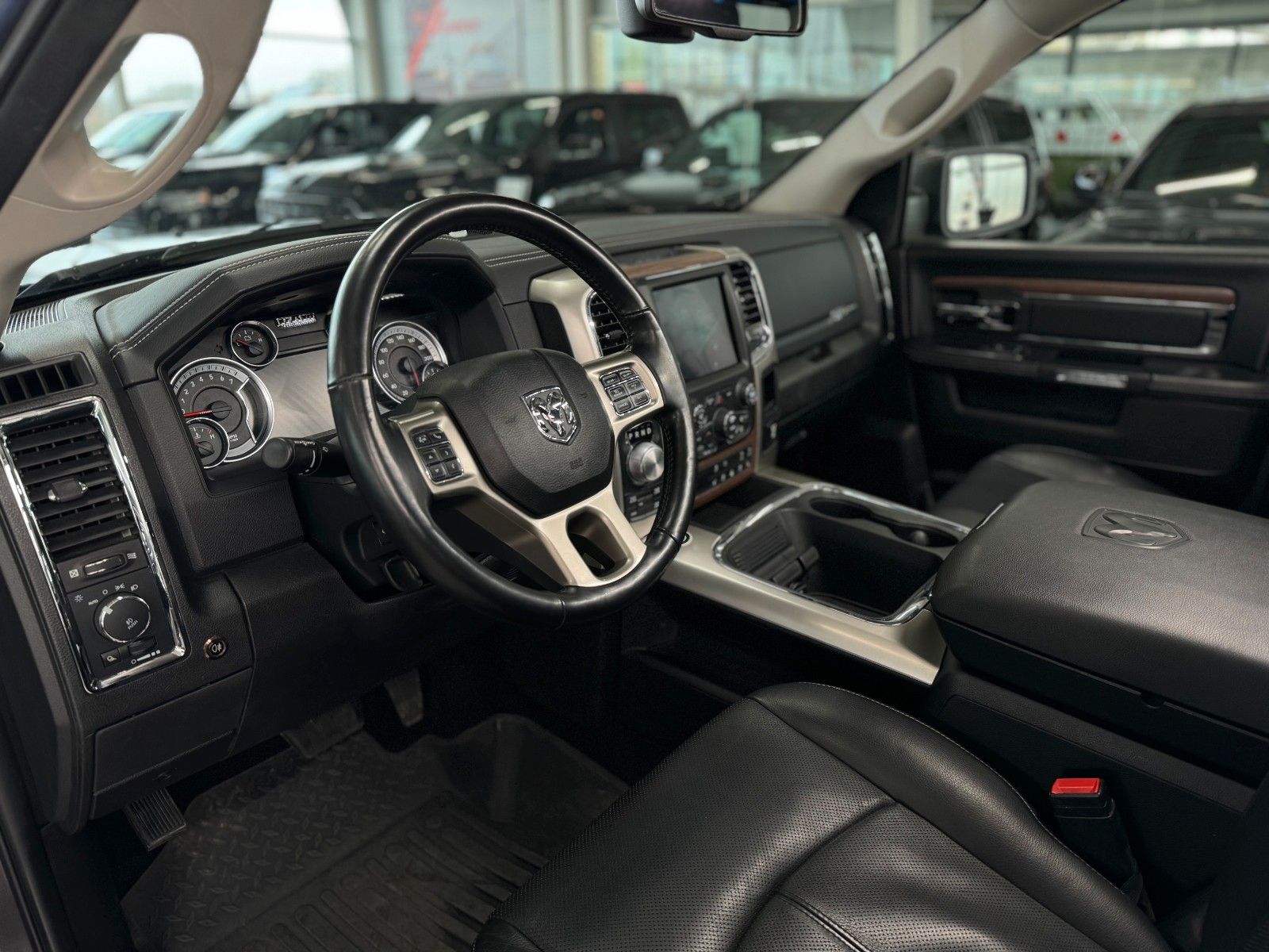 Fahrzeugabbildung Dodge RAM 1500 Laramie Classic  "LPG  AHK  Leder"