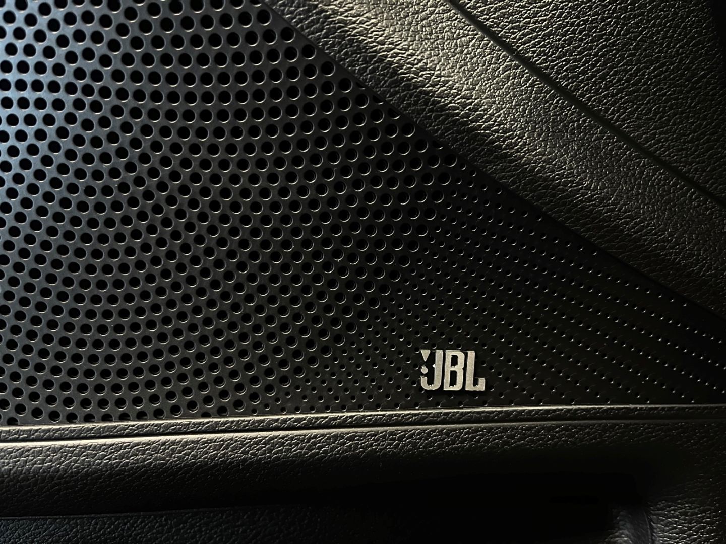 Fahrzeugabbildung Kia Ceed_sw Sportswagon GT Line 1.5 T-GDI JBL SHZ