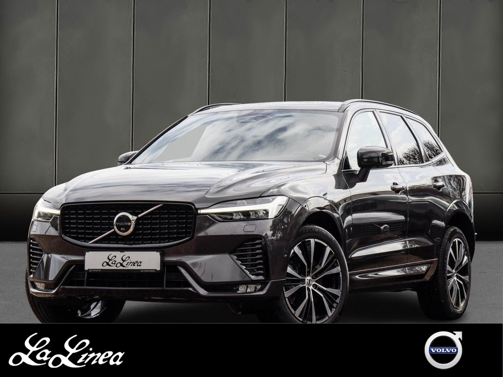 Volvo XC60 B4 Diesel AWD Plus Dark Aut. Navi*PDC*LED