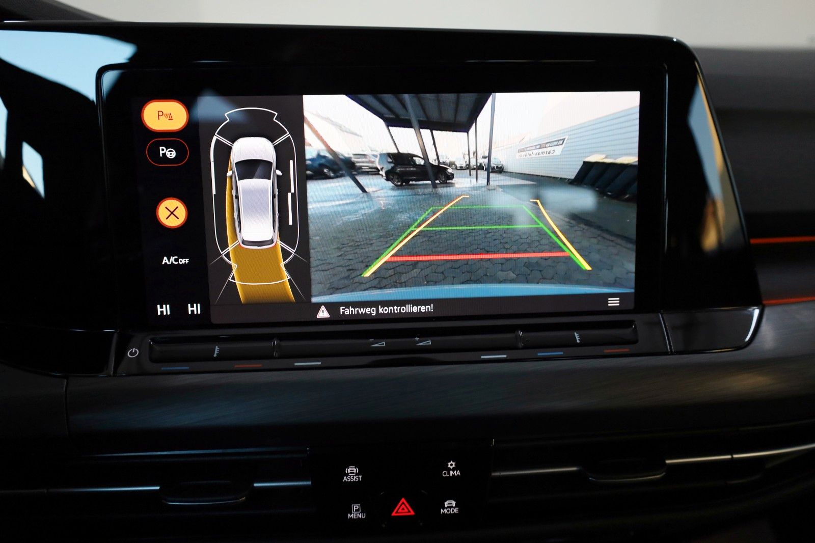 Fahrzeugabbildung Volkswagen Golf VIII Variant Style Navi,LED,Harman/K,ACC,SH