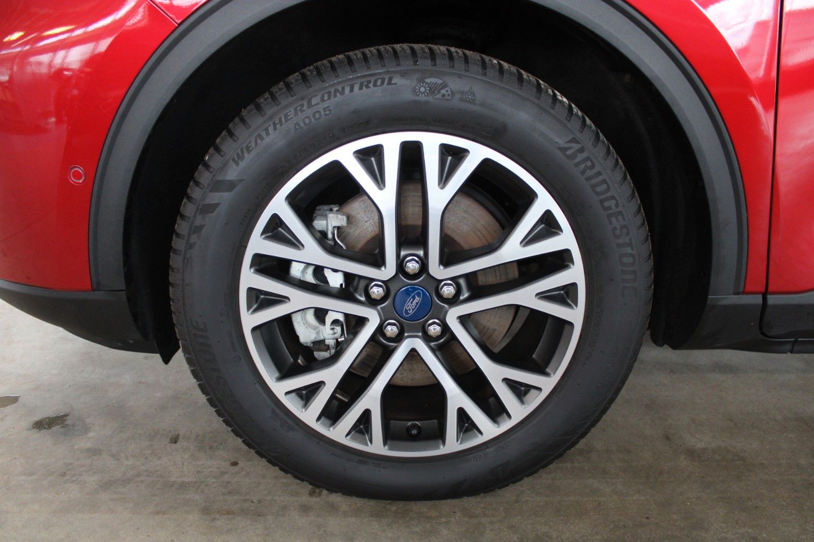 Fahrzeugabbildung Ford Kuga PHEV Titanium X ACC AHK HUD LED Cam WinterP