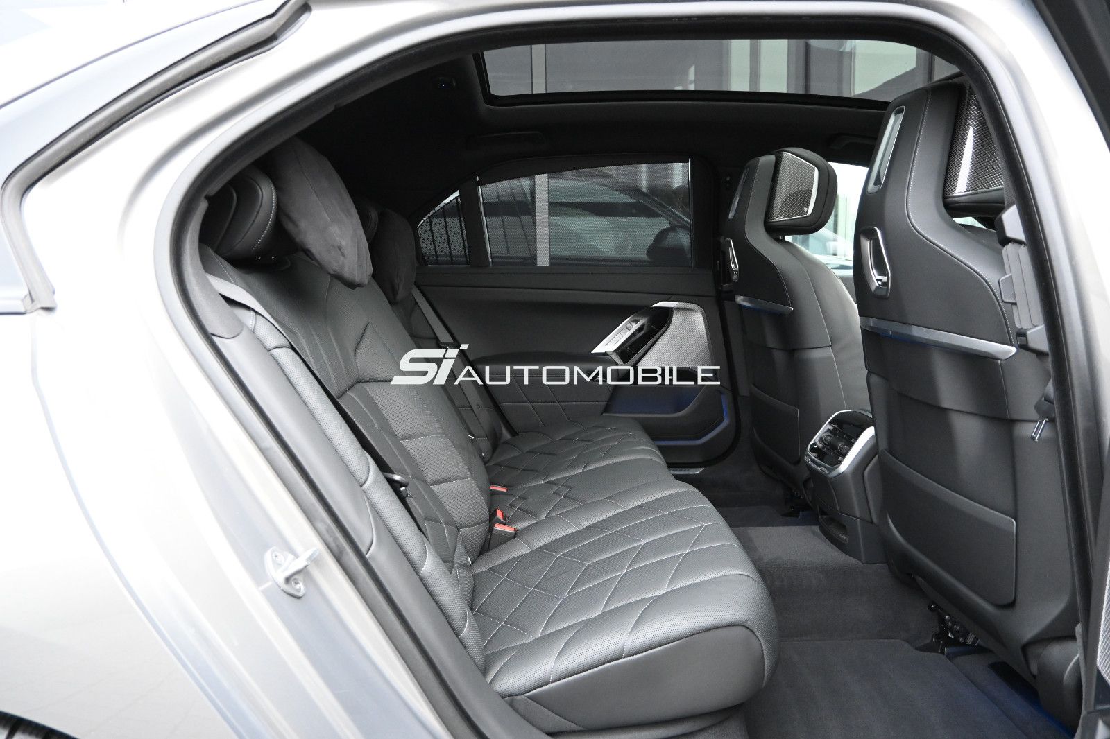 Fahrzeugabbildung BMW 750e xDrive M-Sport °SHADOW°EXEC.DRIVE°INTEGRAL