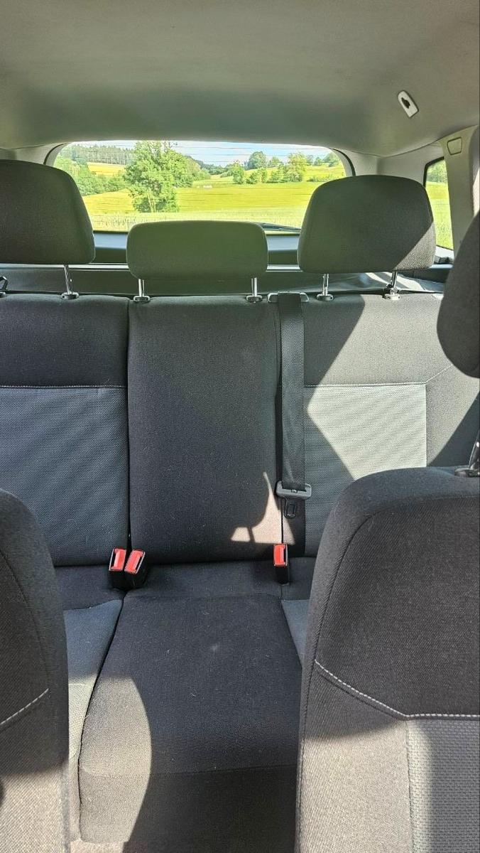 Opel Astra 2010 — photo 11