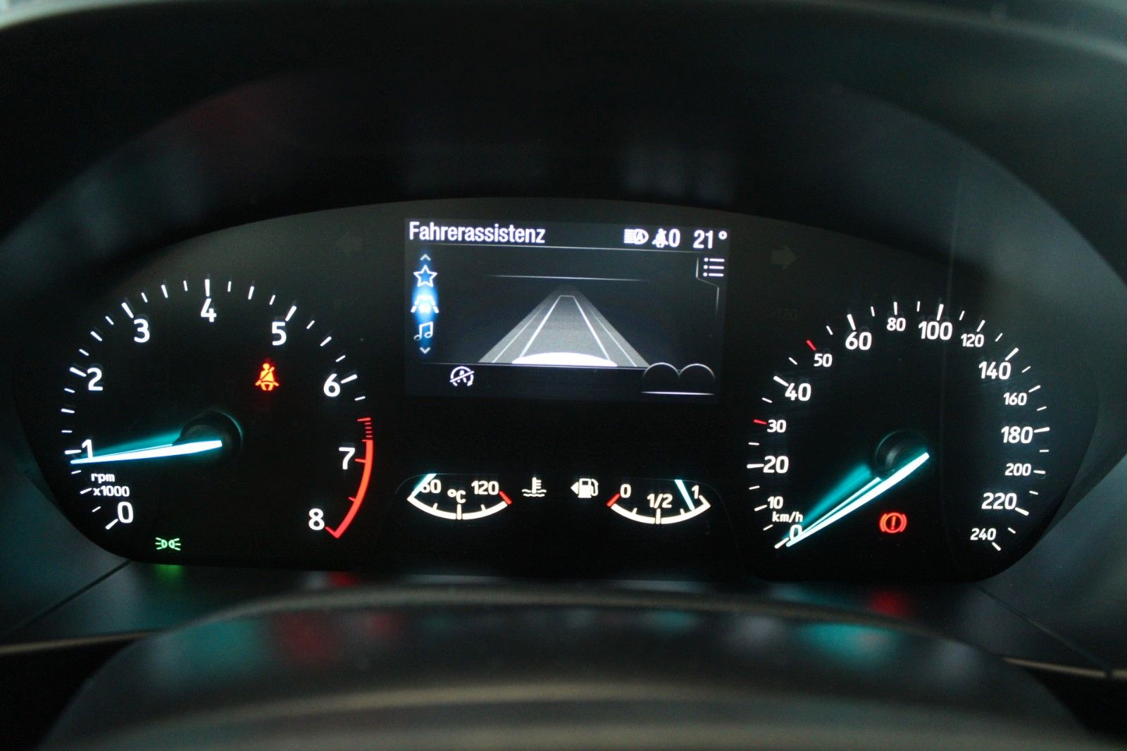 Fahrzeugabbildung Ford Focus ST-Line Turnier LED ACC DAB CAM WinterPak