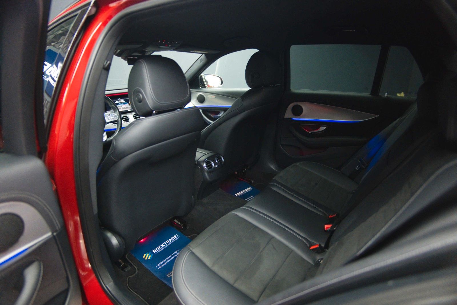 Fahrzeugabbildung Mercedes-Benz E 400d T 4Matic AMG Night-Paket ACC Widescreen