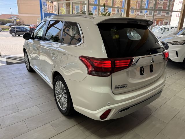 Mitsubishi Outlander PHEV PLUS Spirit-Paket 2.4 MIVEC 4WD