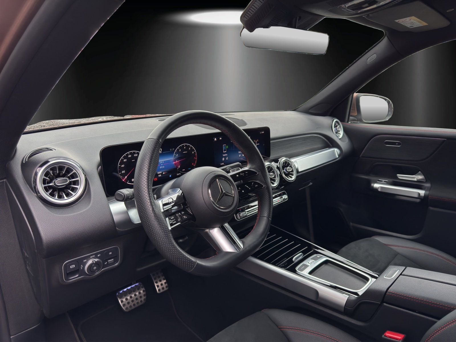 Fahrzeugabbildung Mercedes-Benz GLB250 4M AMG Prem DISTRO Pano AHK 7-Sitze KeyGo