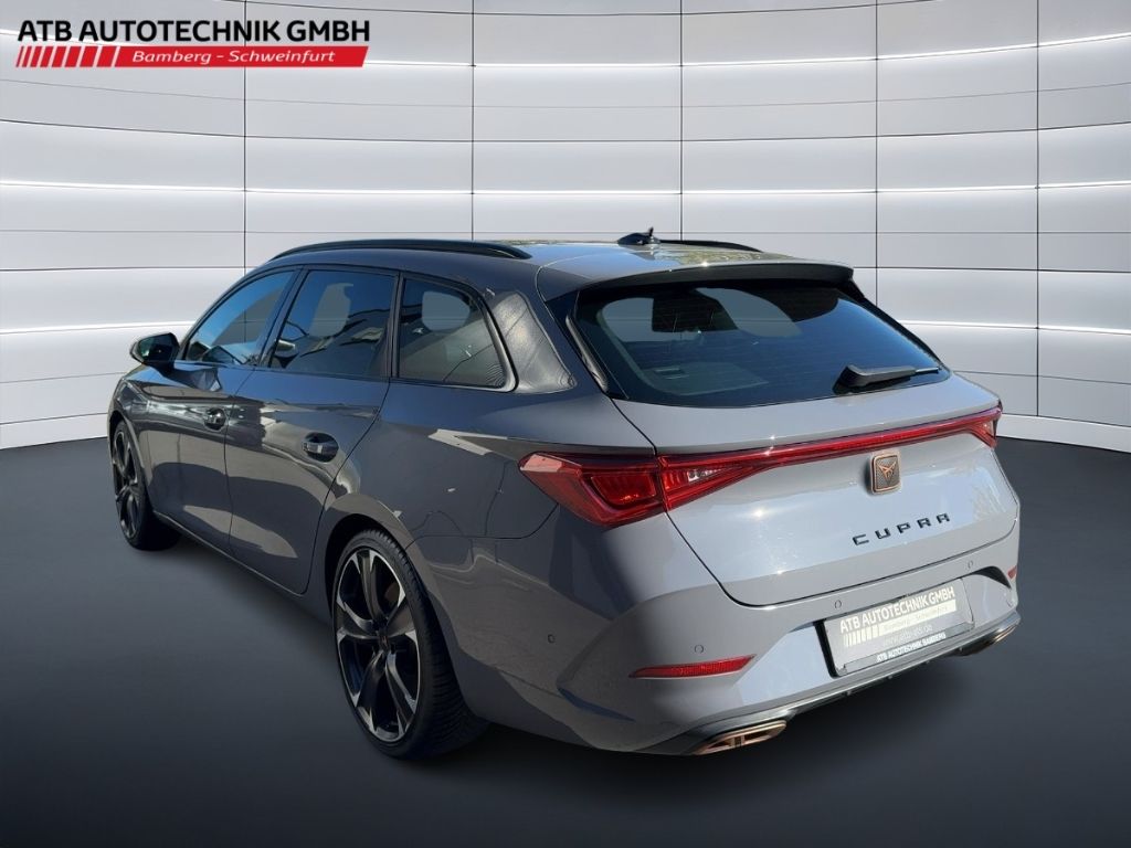 Fahrzeugabbildung CUPRA Leon VZ e-Hybrid, Allwetter, Panoramadach, Navi,