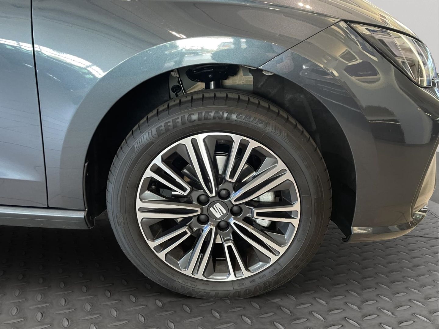 Fahrzeugabbildung SEAT Ibiza 1.0 TSI 85 kW Style Navi LED Mehrzonenklim