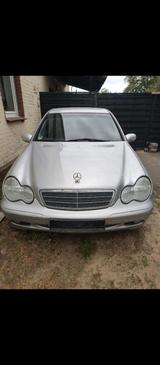 Mercedes-Benz Mercedes Benz C 220 CDI ohne TÜV - Mercedes-Benz C 220 aus 2002: Cdi