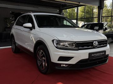 Volkswagen Tiguan - 1