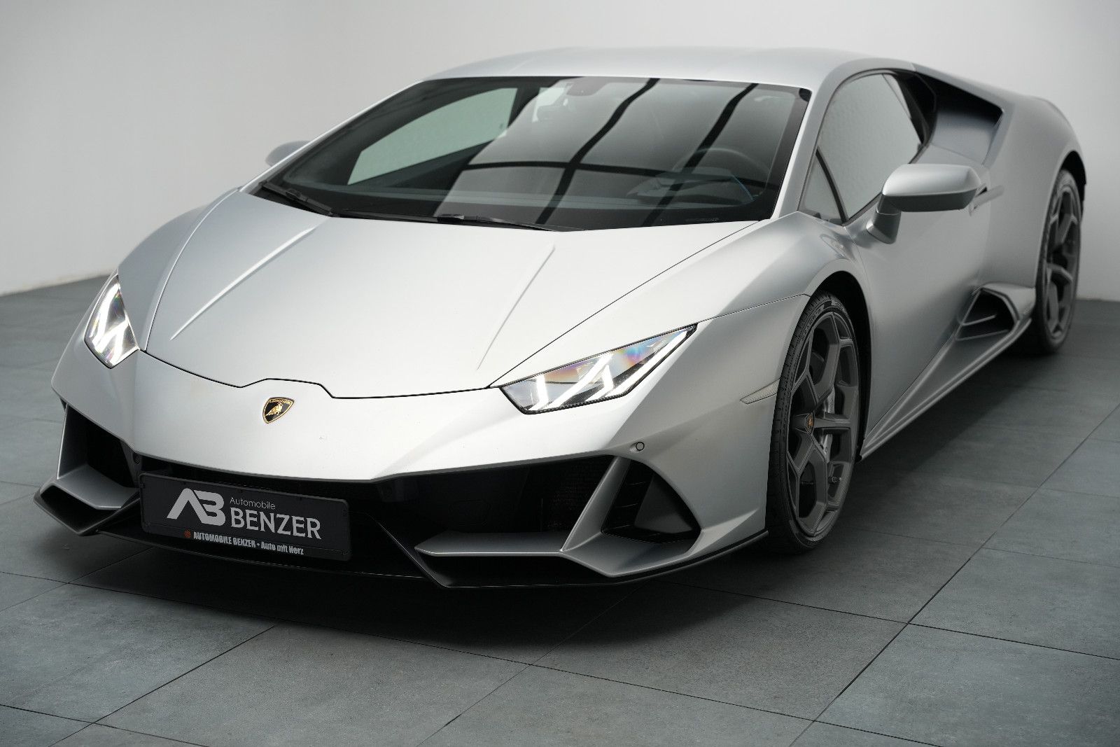 Fahrzeugabbildung Lamborghini Huracán EVO V10 /LIFT/SENSONUM/KAMERA/ACC