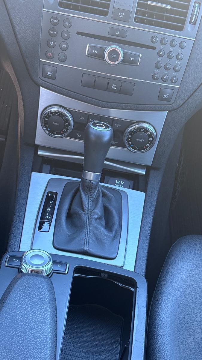 Mercedes-Benz C200 2009 — photo 16