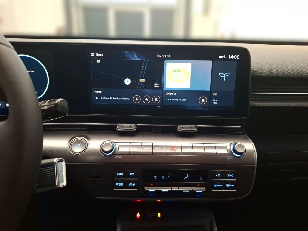 Fahrzeugabbildung Hyundai KONA EV 2WD 65kWh Trend 2xKlima ACC AUT Kam. PDC