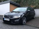 Skoda Octavia 2.0 TDI DSG RS Combi RS - Skoda Octavia von privat