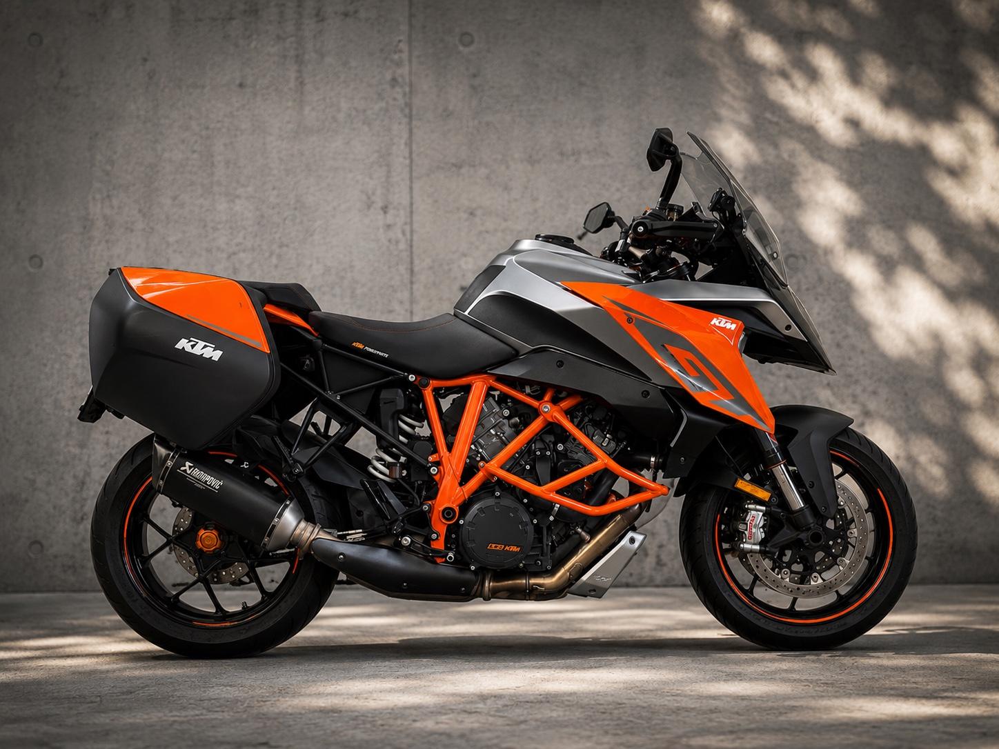 KTM 1290 Super Duke GT | AKRA | Koffer | 1. Hand |