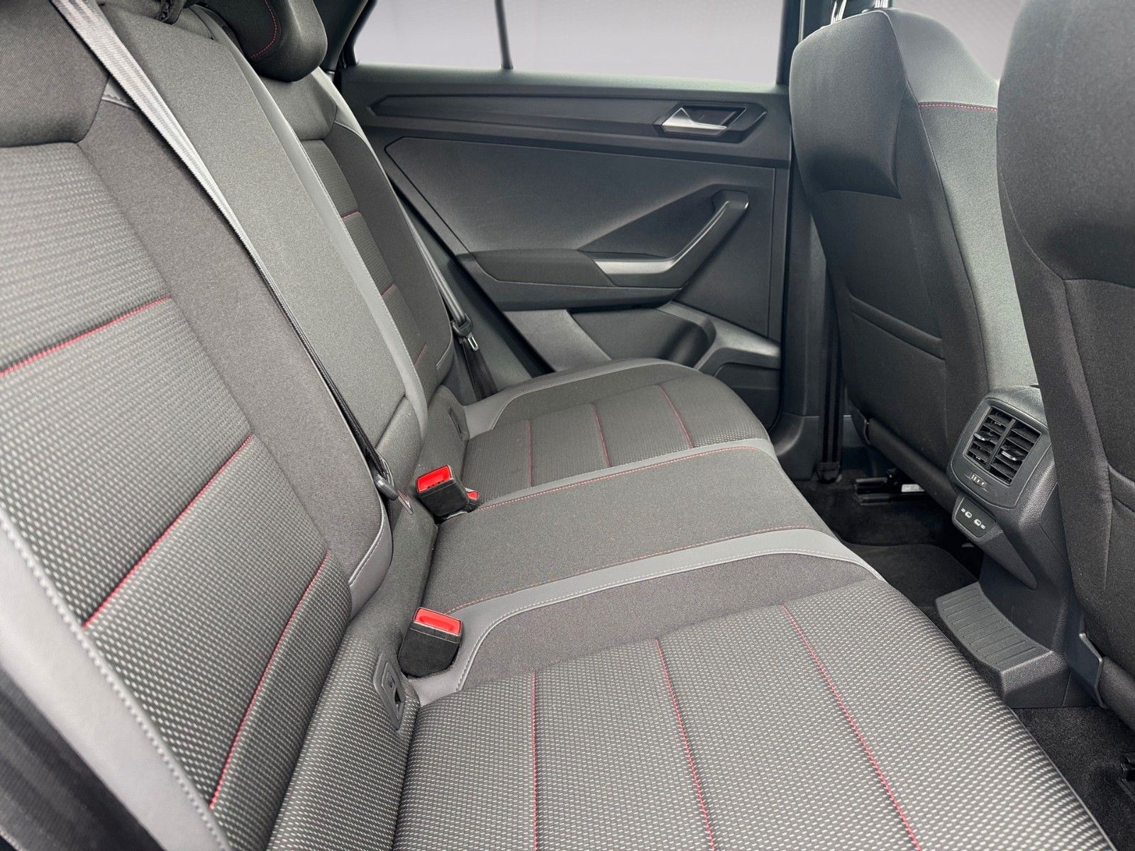 Fahrzeugabbildung Volkswagen T-Roc Sport 1.5 TSI