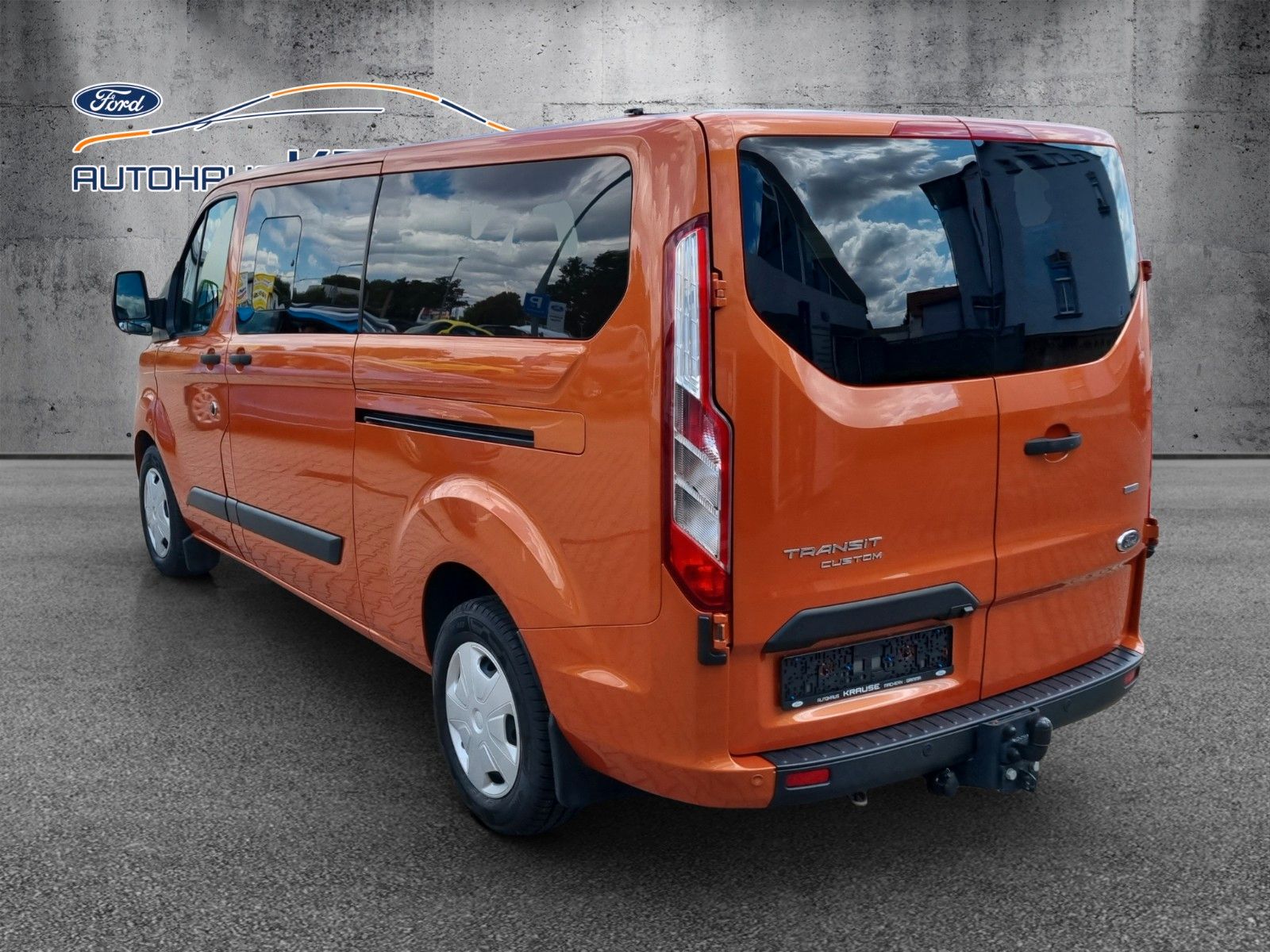 Fahrzeugabbildung Ford Transit Custom Kombi 8-Sitzer 320L2