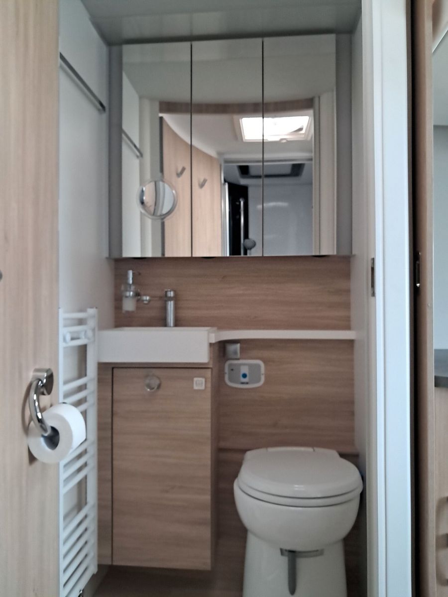Fahrzeugabbildung Frankia F-Line I 680 Plus 4,5 t Luftfeder HA, Markise