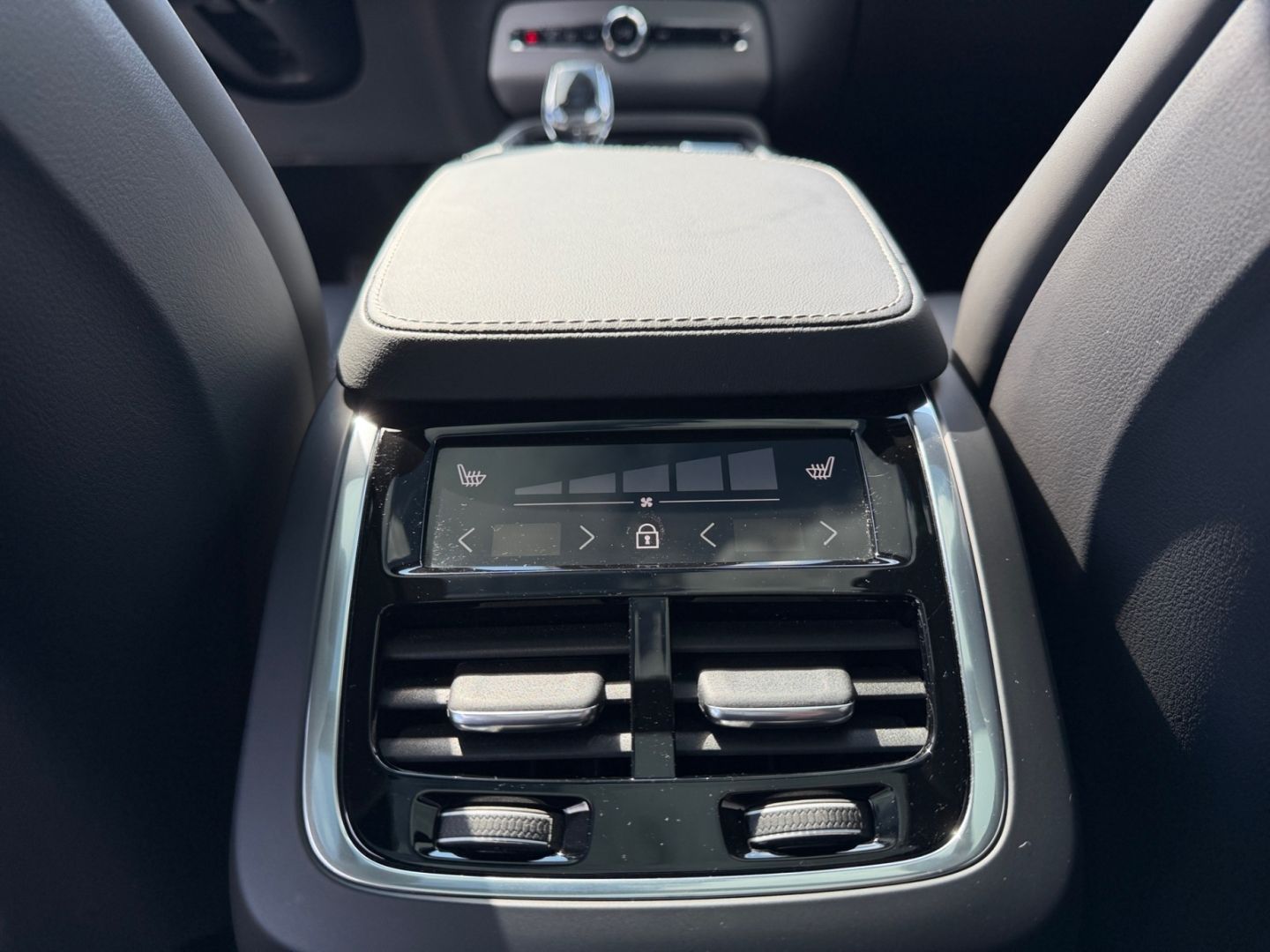 Volvo XC90 Ultra Dark Recharge Plug-In Hybrid AWD 7-Si foto 13