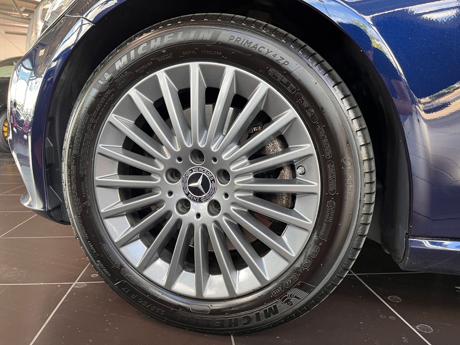 Fahrzeugabbildung Mercedes-Benz C 300 Cabrio  9G-TRONIC LED NAV SHZ PDC 17"