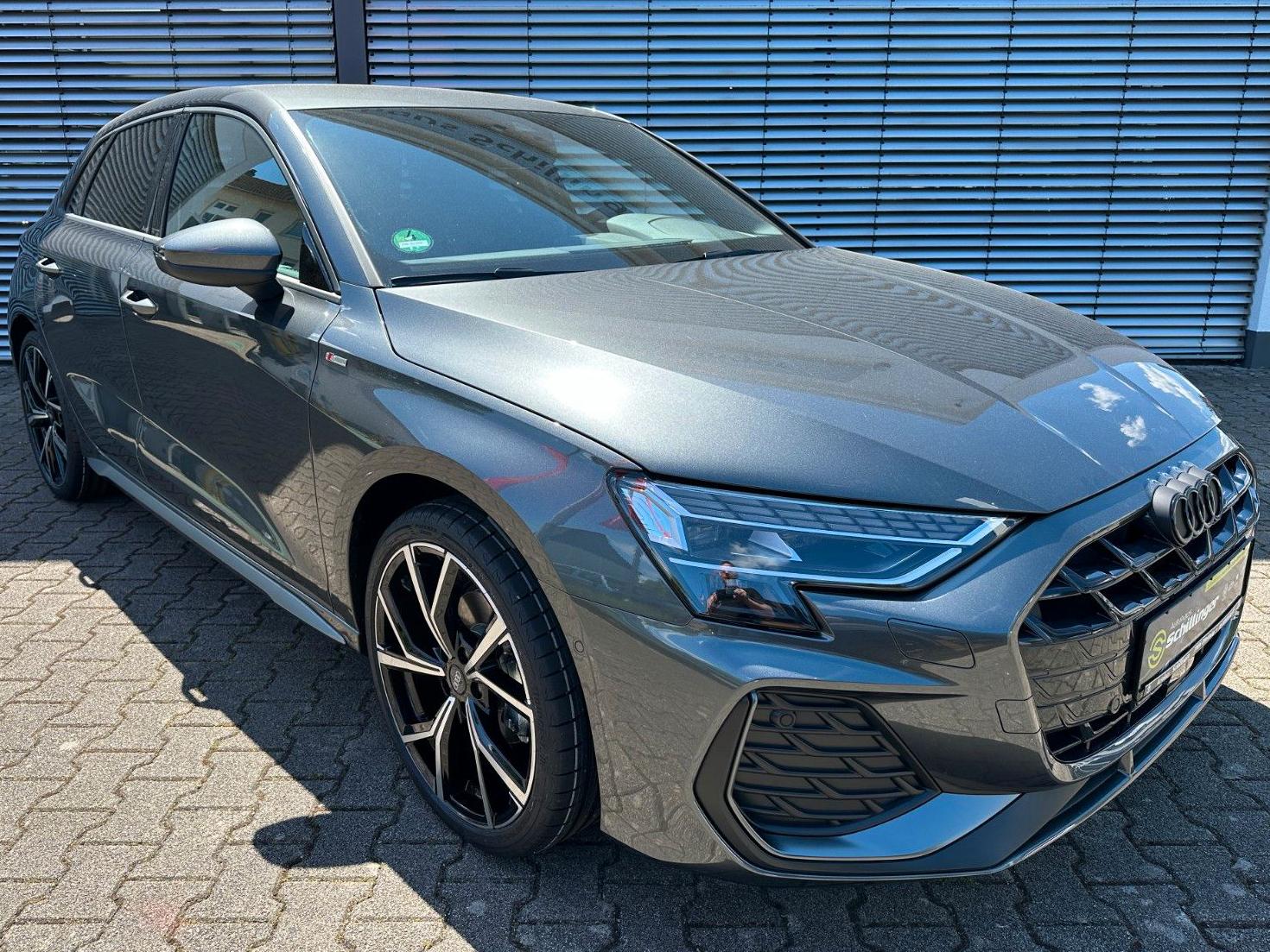 Audi A3 Sportback 150PS S-Tronic S-Line 19Zoll Navi