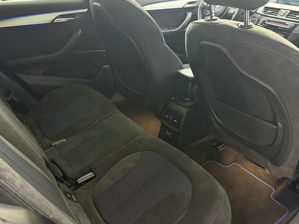 BMW X2 18iA sDrive M Sport, LED, Pano, HUD, Kamera
