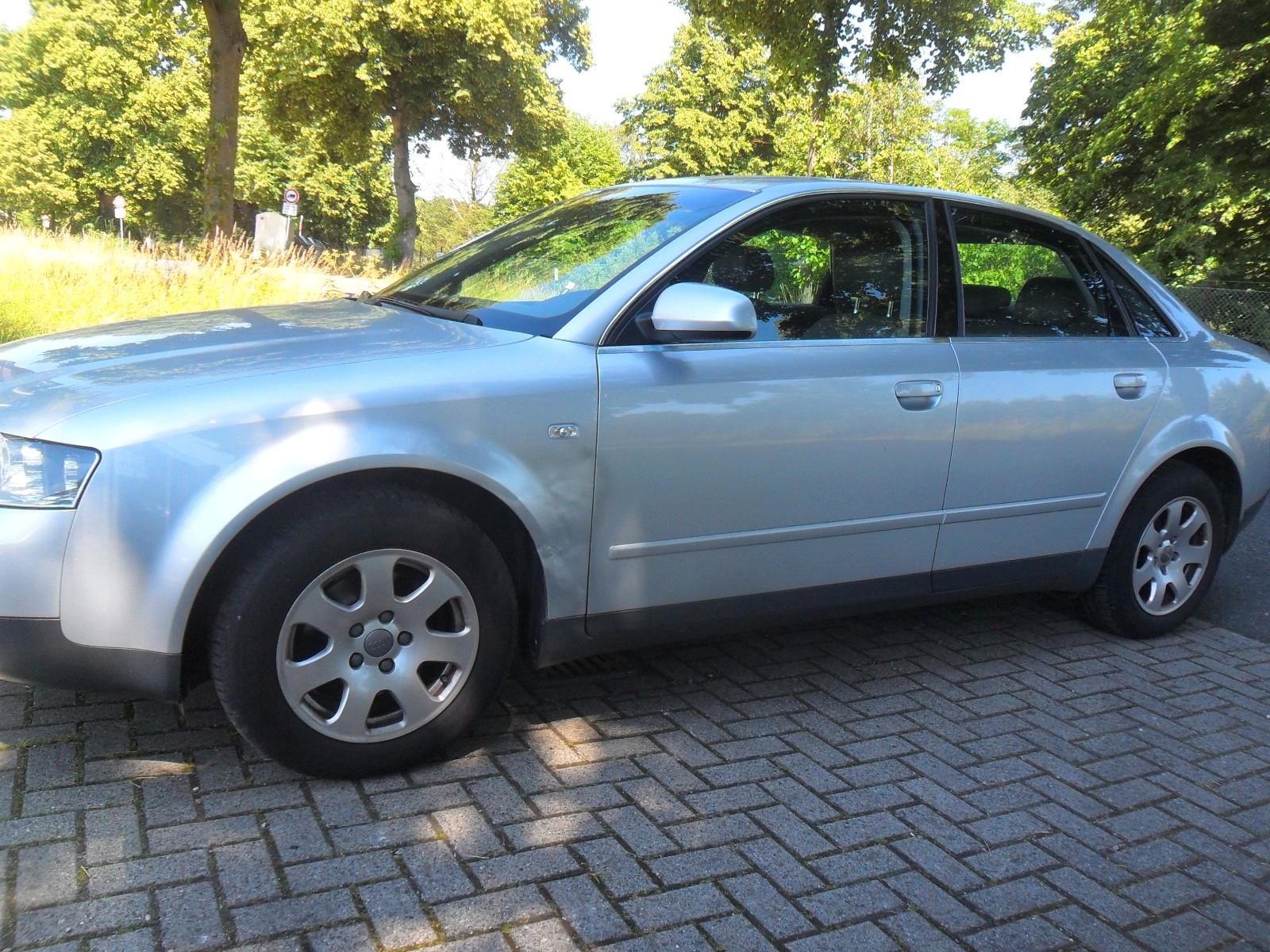 Audi A4 2.0   Scheckheft gepflegt