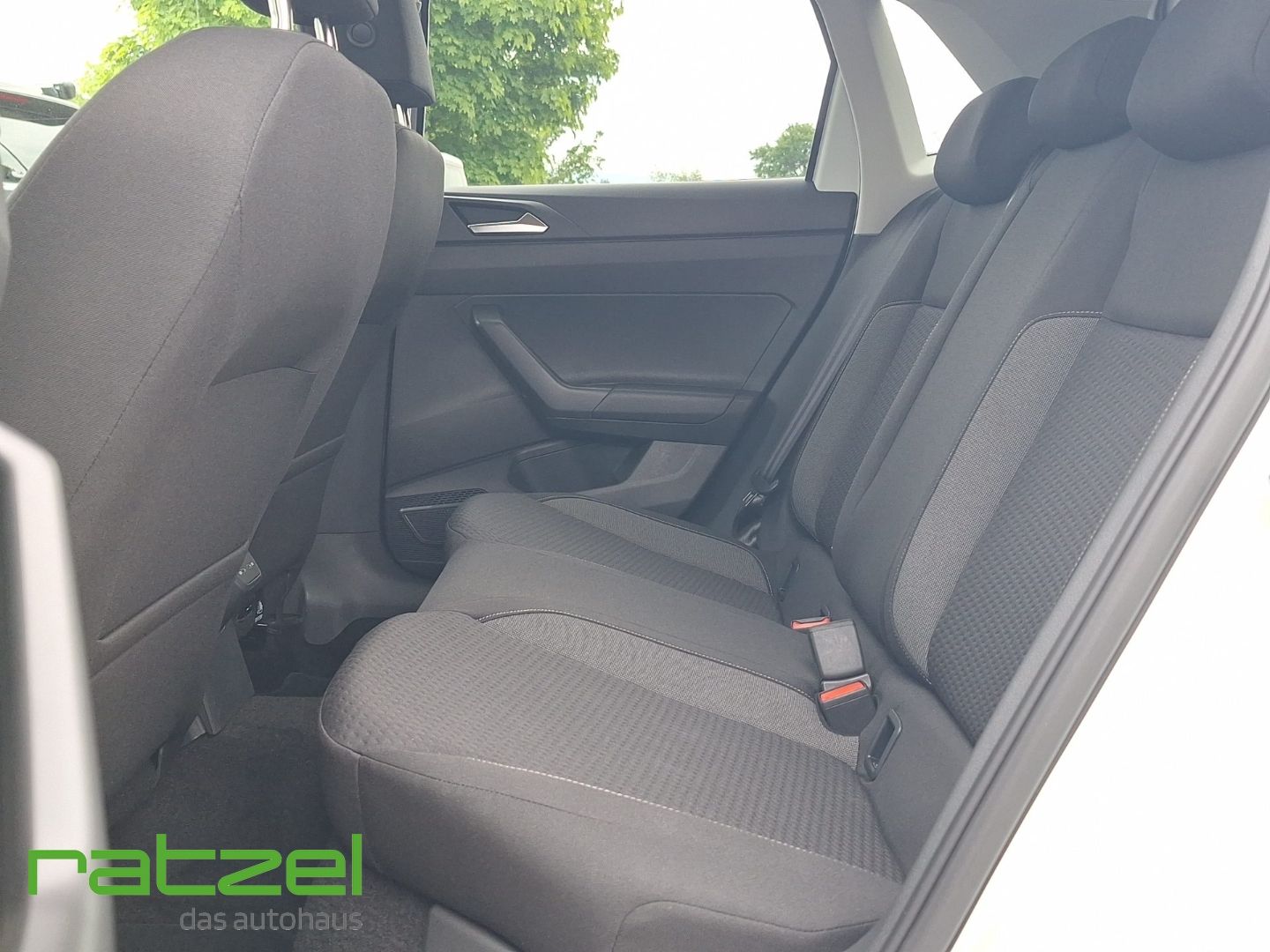 Fahrzeugabbildung Volkswagen Polo 1.0 TSI LIFE Sitzheizung+Allwetter+PDC