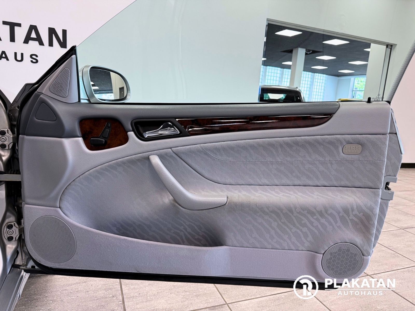Fahrzeugabbildung Mercedes-Benz CLK 320 Elegance V6 Tempomat MB-Service