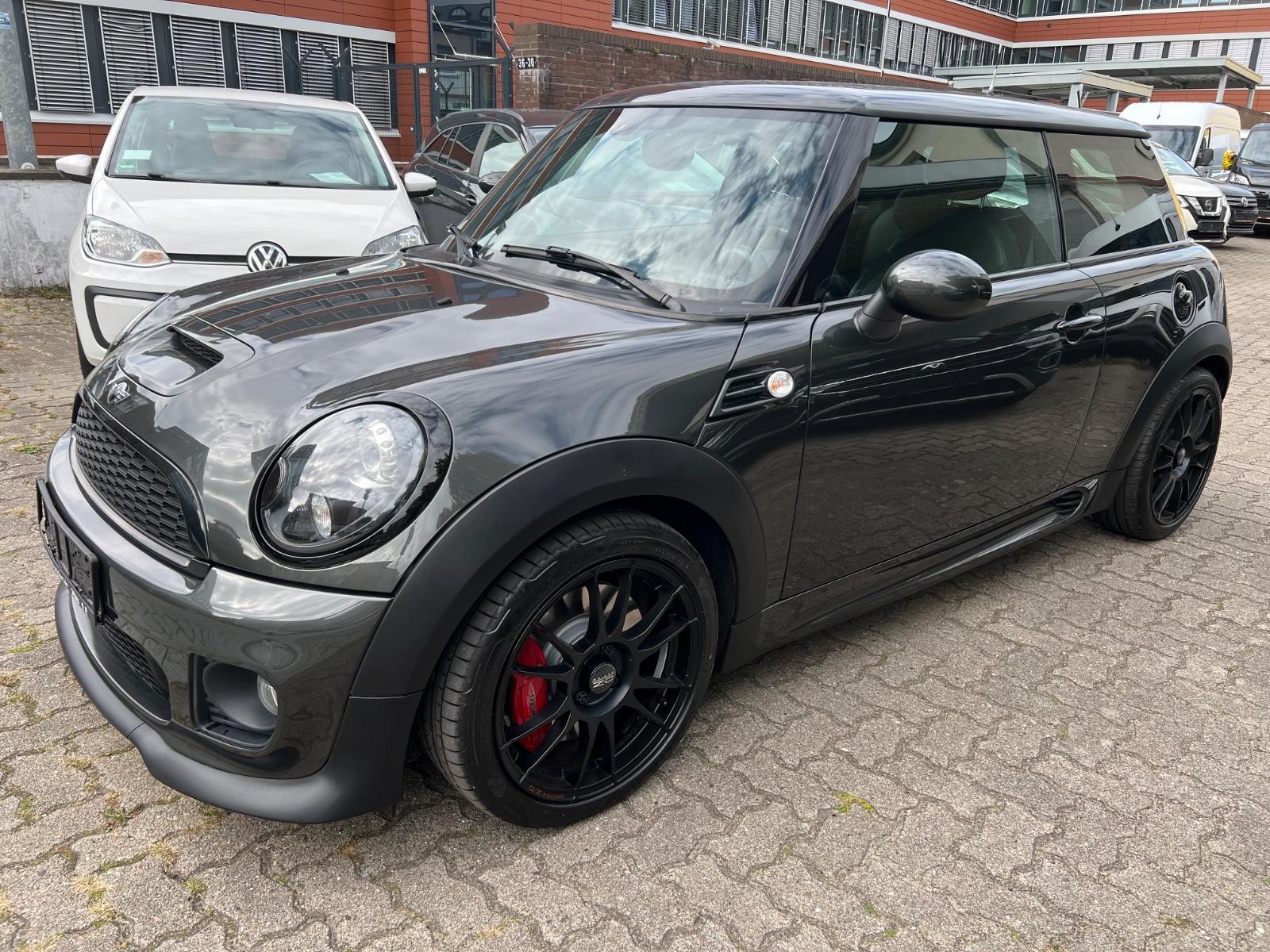 MINI Mini John Cooper Works LEDER/NAVI/PANO/BI-XENON