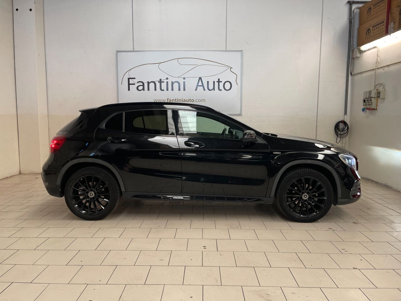Mercedes-Benz GLA 200 d Night Edition Premium AM imagem 2