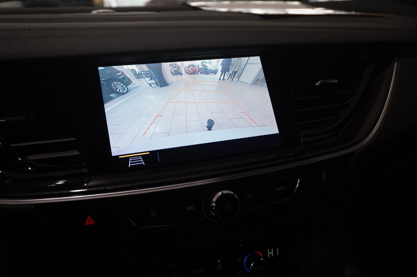 Fahrzeugabbildung Opel Insignia B ST 2.0D BUSINESS NAVI/HUD/KAMERA/AHK