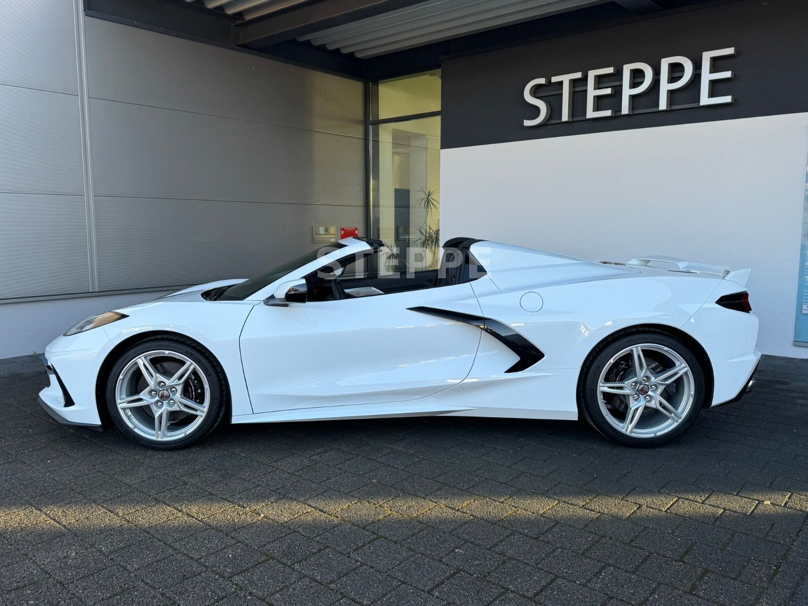 Corvette C8 Stingray Convertible 3LT EU-Modell Frontlift