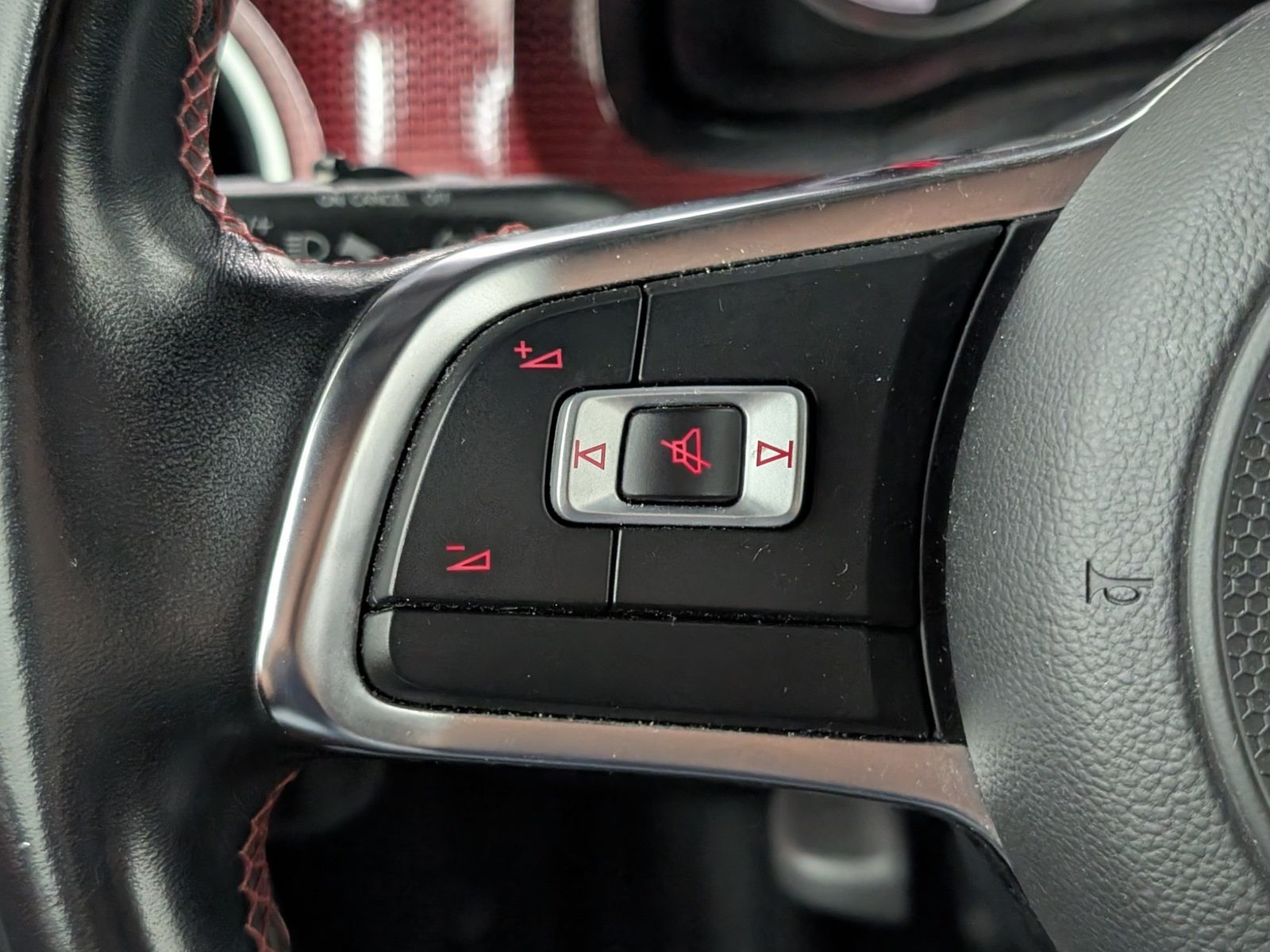 VW up ! GTI 1.0 TSI SHZ LED DAB – Bild 27