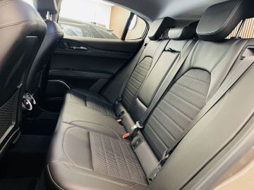 Alfa-Romeo Stelvio - 10