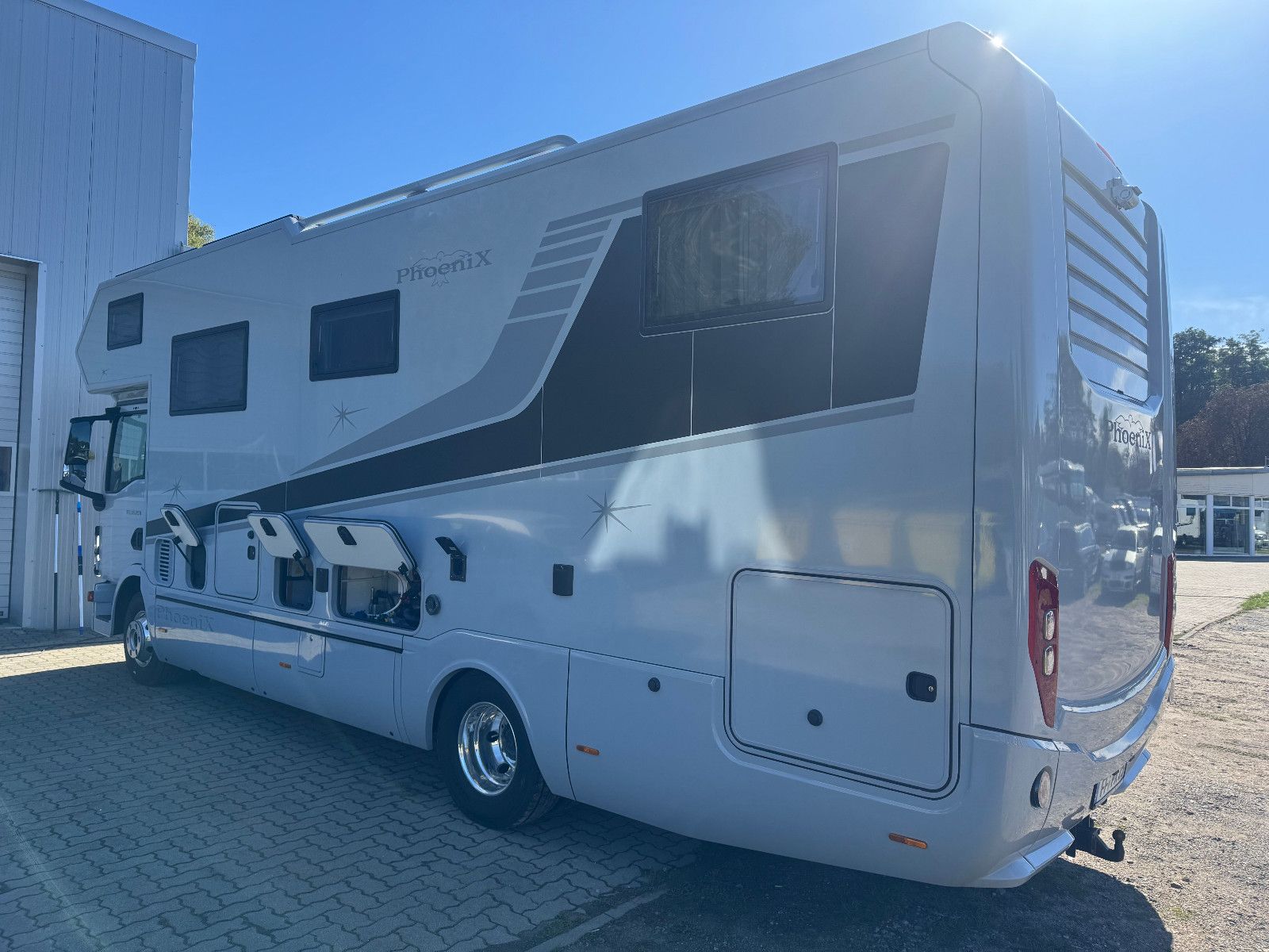 Fahrzeugabbildung Phoenix Top-Alkoven 8800 GSX Modell 2025