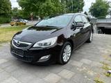 Opel Astra J 1.4 Sports Tourer 150 Jahre 1. Hand - Opel Astra mit Benzin-Antrieb: 150 Jahre