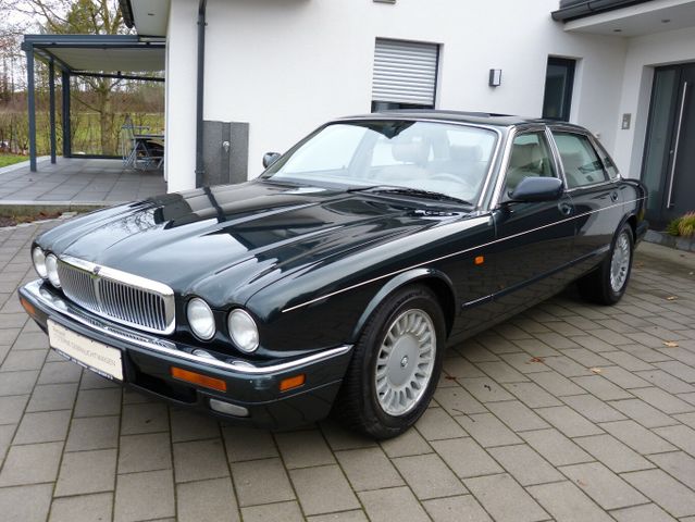 Jaguar Sovereign 4.0 [LEDER/KLIMA/SHZ/TEMPOMAT]