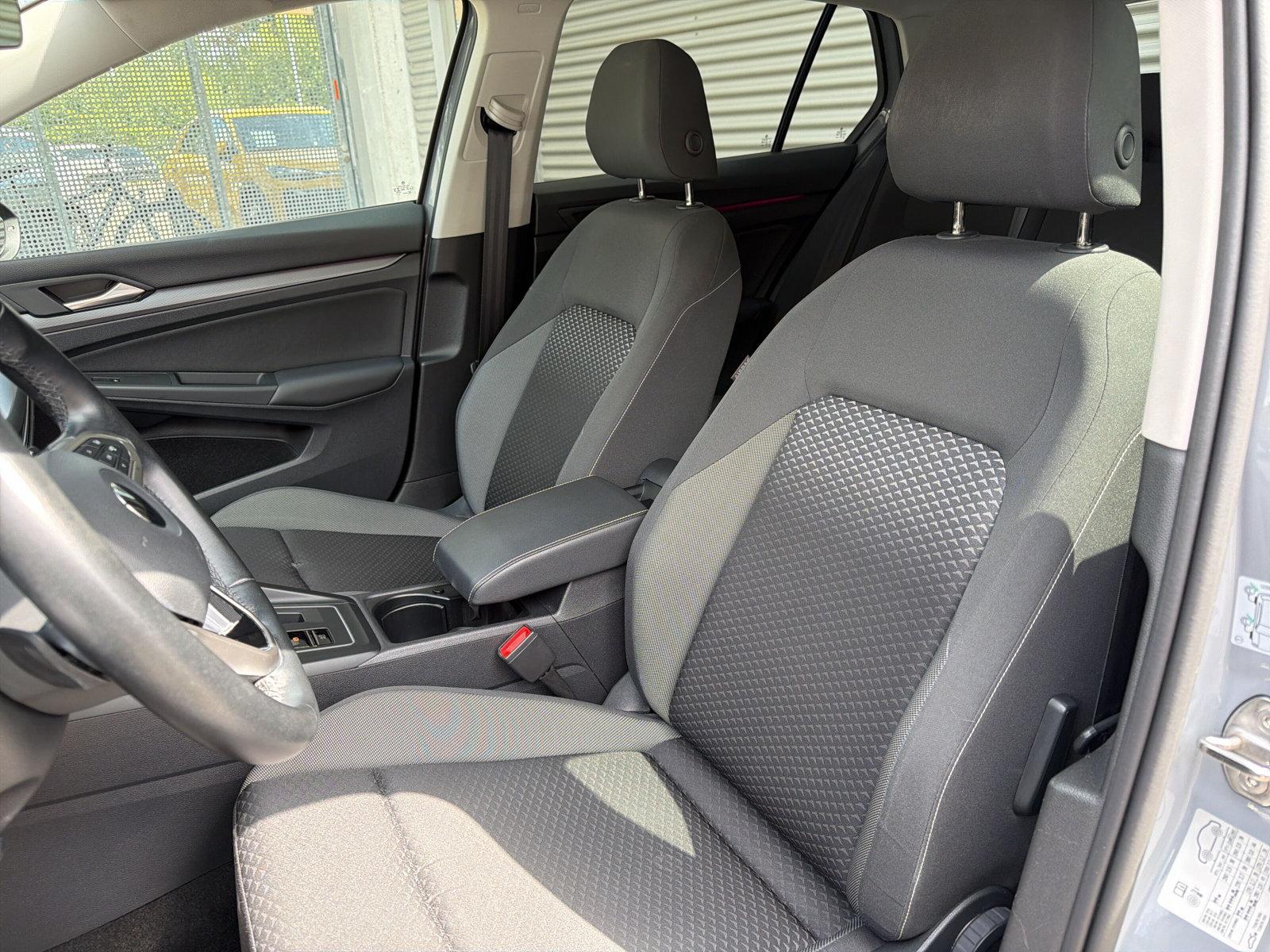 Volkswagen Golf VIII 2.0 TDI DSG Active MATRIX PANO HuD AHK, миниатюра 9